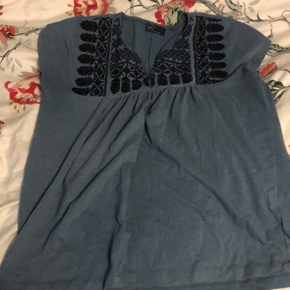 Vintage tee with keyhole v neck
